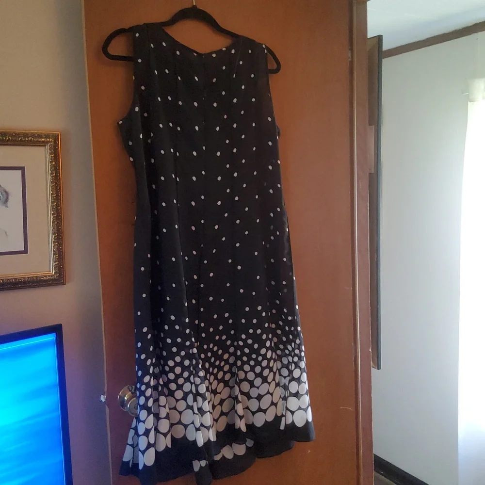 Classic Polka Dot Dress - Picture 8 of 11